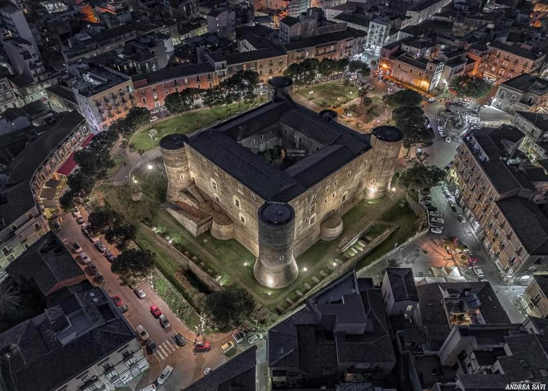 Appartamento Downtown Vicino Al Duomo Aeroporto di Catania Fontana Rossa